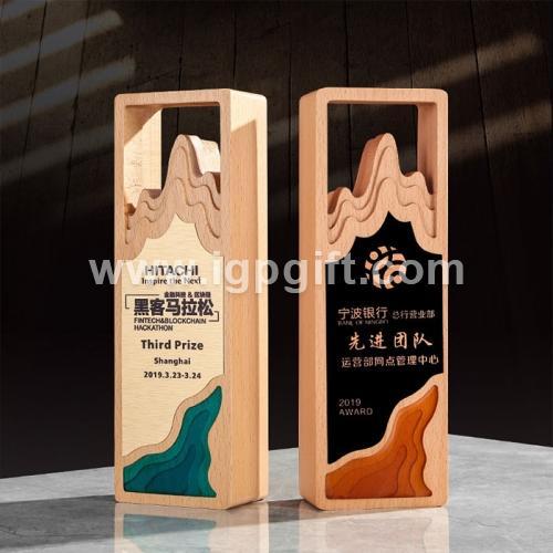 Mountain anaglyph solid wood trophy